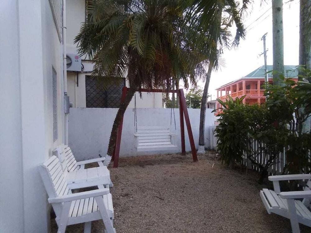 Coningsby Inn Belize City Exterior foto