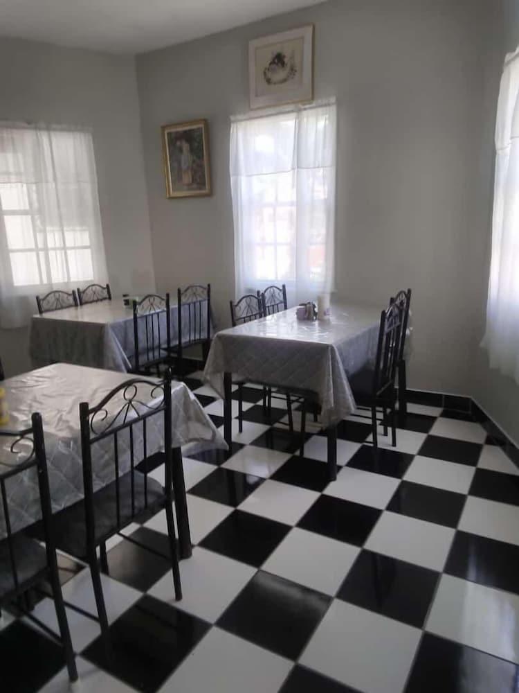 Coningsby Inn Belize City Exterior foto