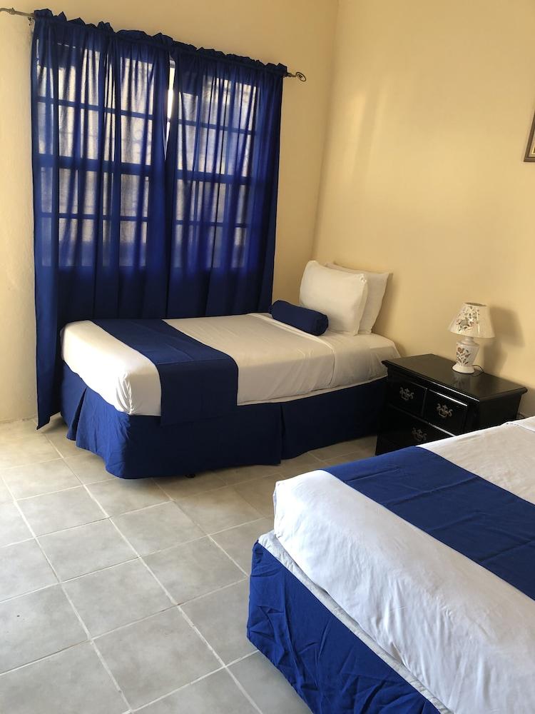 Coningsby Inn Belize City Exterior foto