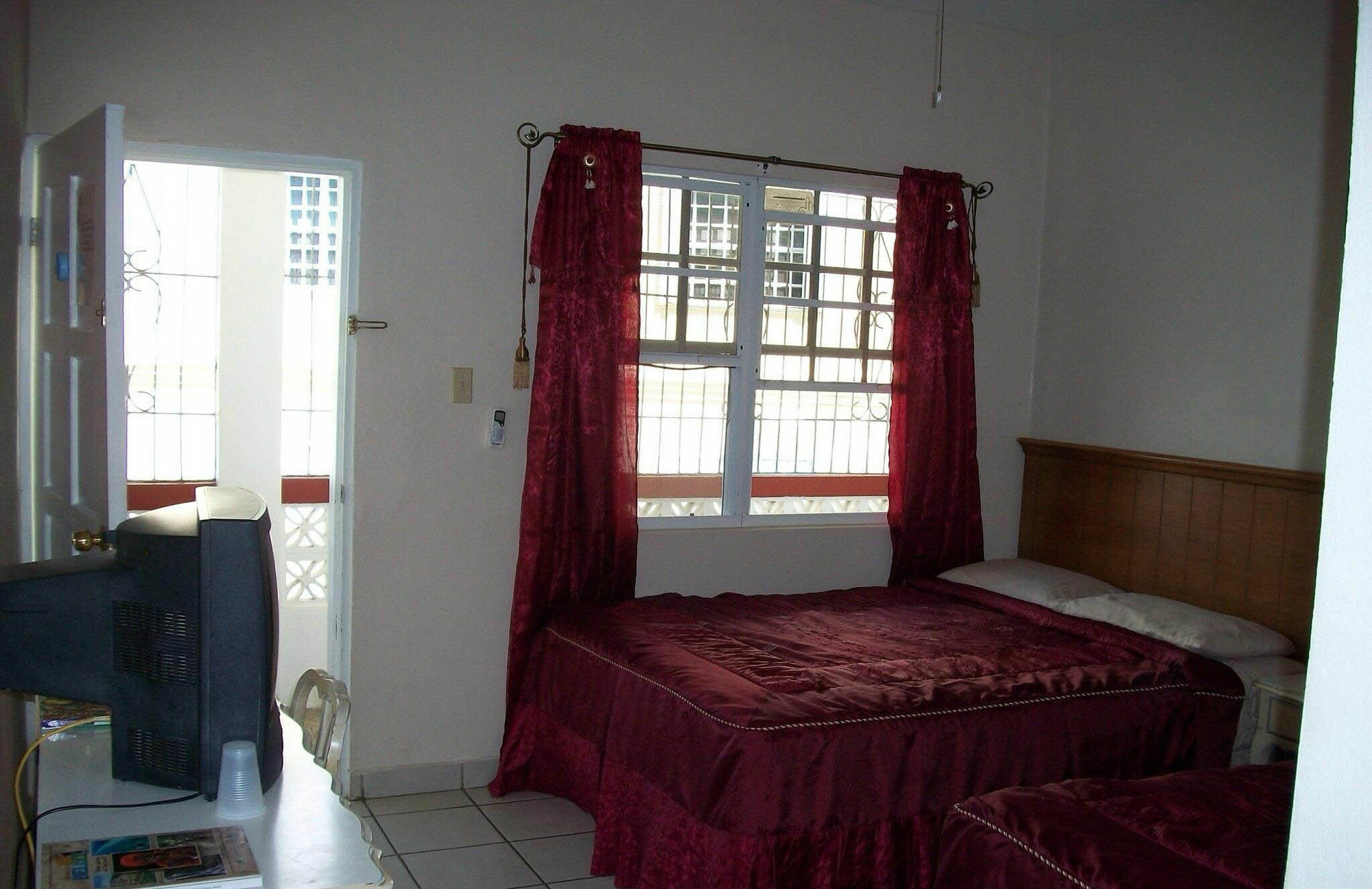 Coningsby Inn Belize City Exterior foto